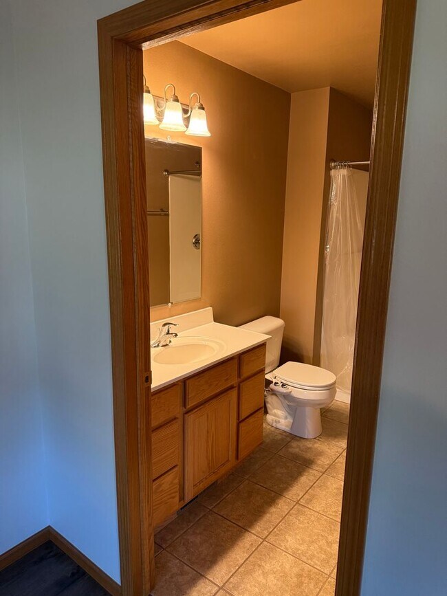 Building Photo - Remodeled 3BR 3BA Duplex in Black Earth –  $2650 month