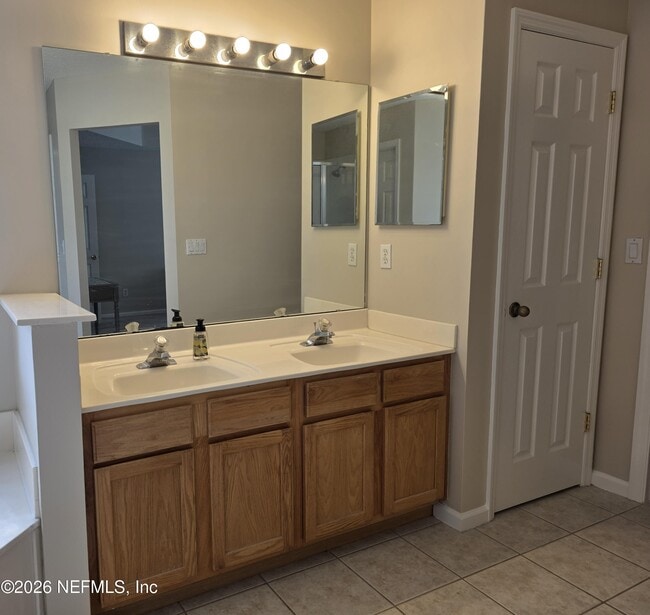 Building Photo - 1908 Tuscan Oaks Ct