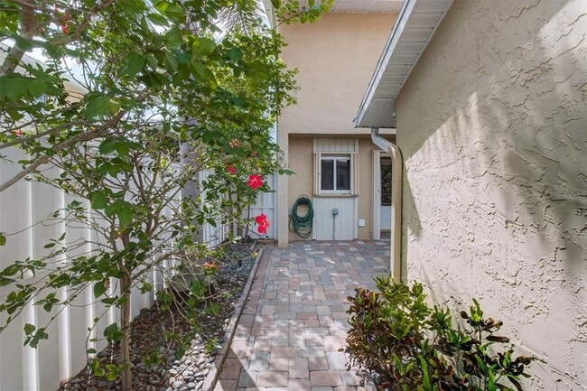 Building Photo - 6660 Cape Hatteras Way NE