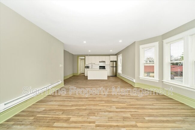 Building Photo - 25 Wayside Ave