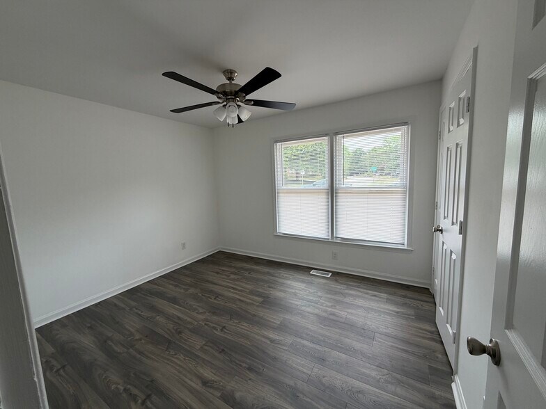 Building Photo - 5701 Wildberry Dr