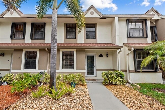 Building Photo - 247 City View Dr