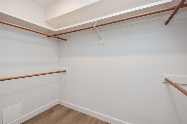 Building Photo - 700 Thicket Ln