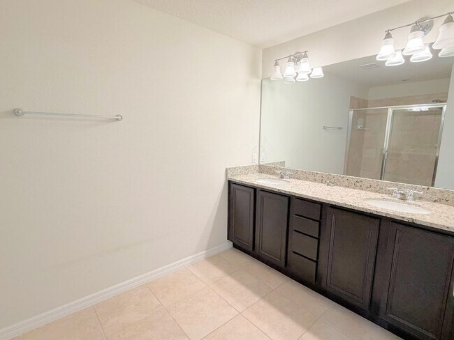 Building Photo - 1288 Pavia Dr