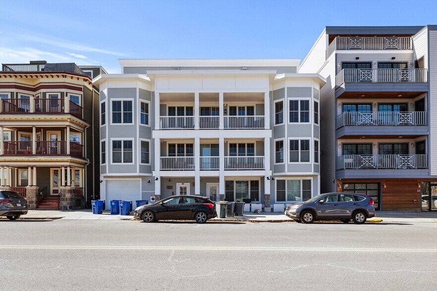 Building Photo - 37 Farragut Rd