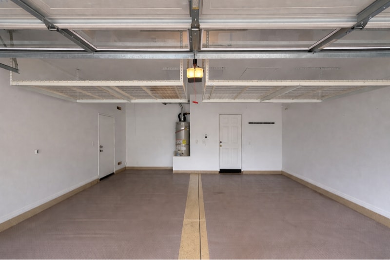 Building Photo - 16080 Begonia Ave