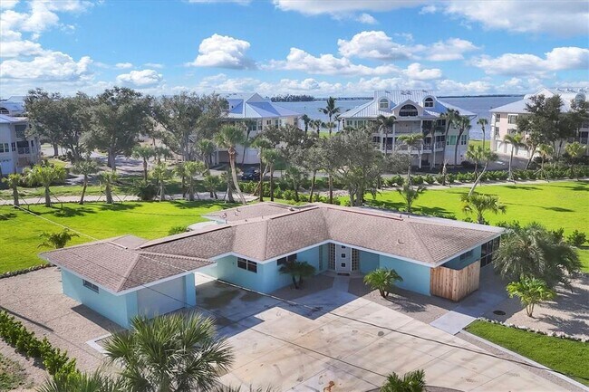 Building Photo - 550 Gaspar Dr