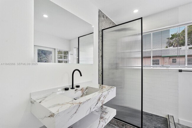 Building Photo - 58 NE 45th St