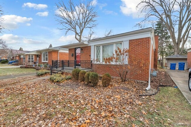 Building Photo - 3945 Harding St