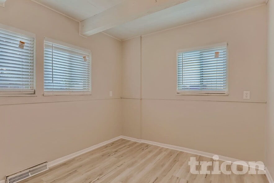 Building Photo - 2965 S Eaton St