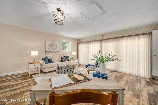 Building Photo - 458 Sandpiper Dr
