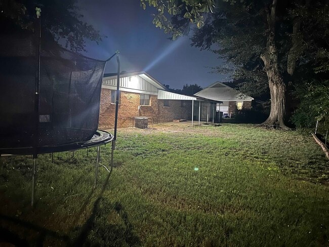 Building Photo - 2869 Knightway Cove