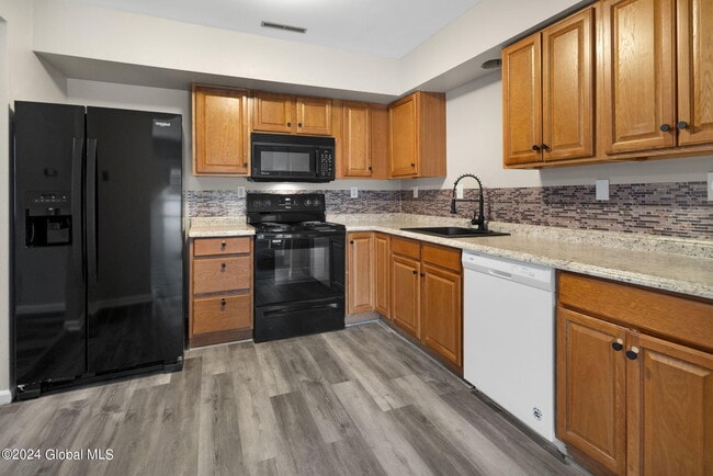 Building Photo - 3 Terry Ct