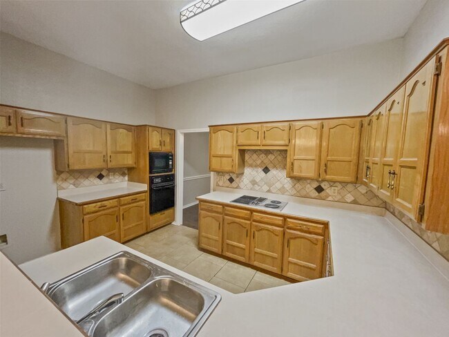 Building Photo - Charming 3 Bed, 2 Bath Home in Prime Fort ...