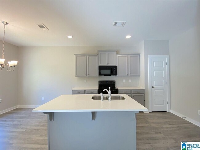 Building Photo - 318 Golden Eagles Cir