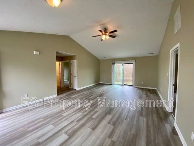 Building Photo - 3511 Lisa Cir