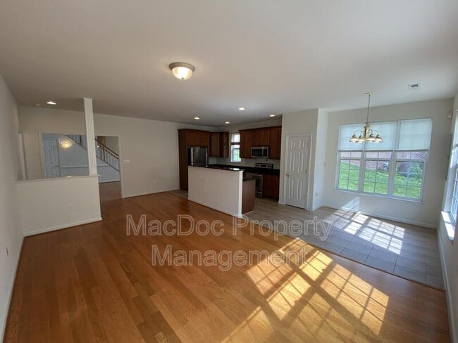 Building Photo - 1012 Maureen Dr