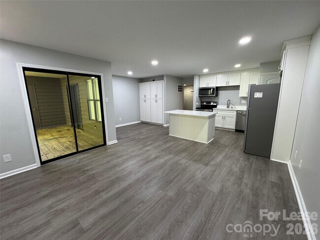 Building Photo - 2501 Kilborne Dr