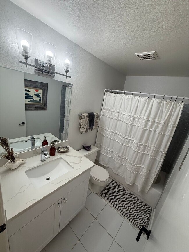 Building Photo - 1511 Dana Way