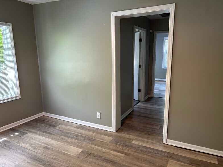 Building Photo - 1506 N Grant Ave