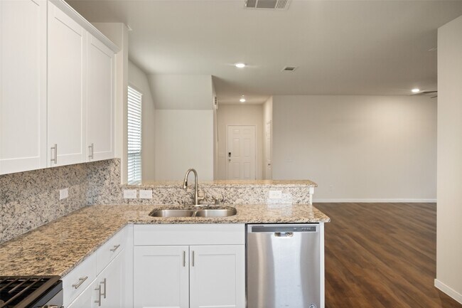Building Photo - 14551 Maple Field Dr