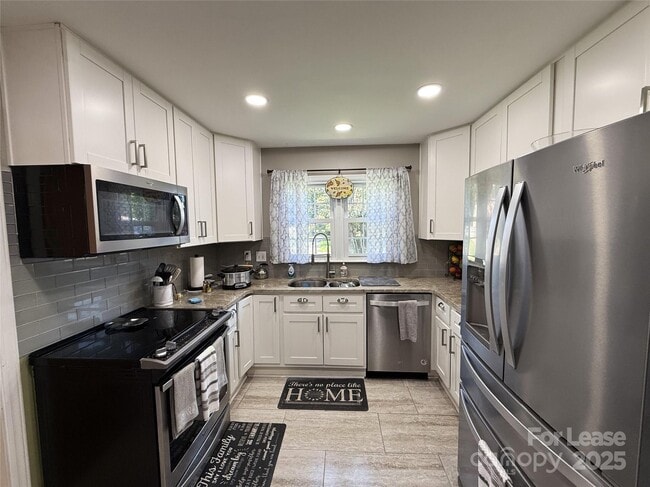 Building Photo - 6030 Craftsbury Dr