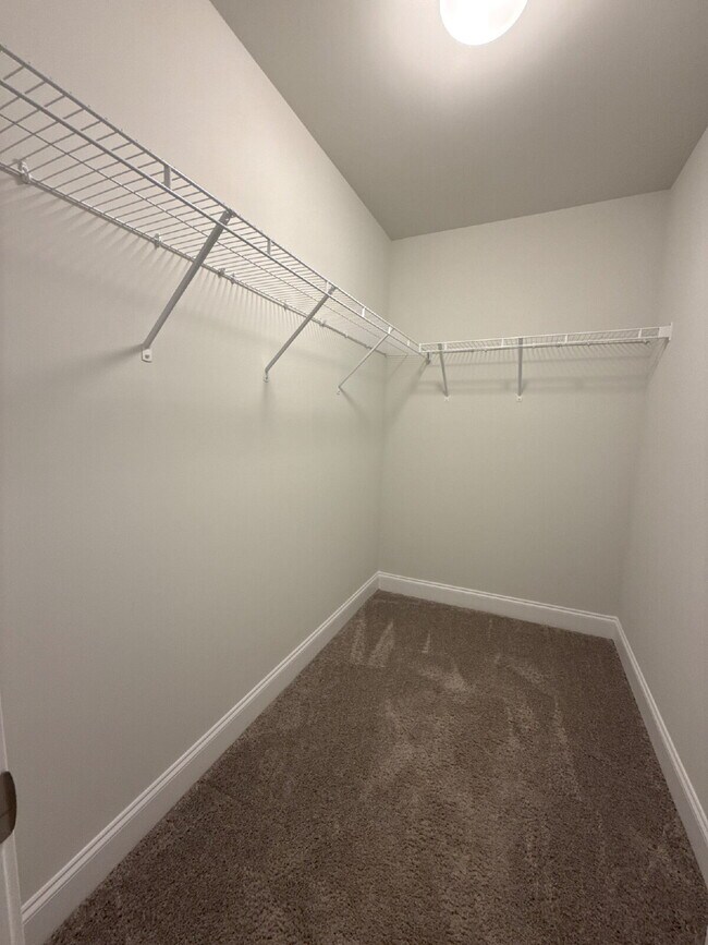 Building Photo - Section 8 Accepted!!! "Modern Madison Retreat: 3-Bed, 2-Bath Home with Elegant Granite Finishes!"