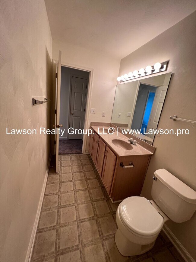 Building Photo - Beautiful Four Bedroom Home in "The Groves...