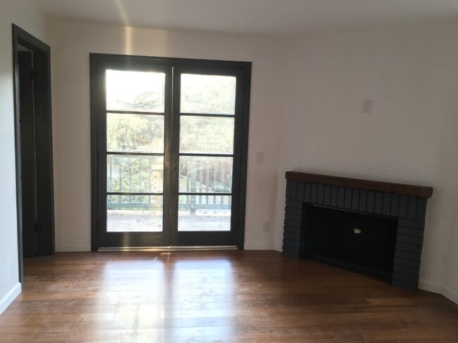 Building Photo - 178 Muerdago Rd