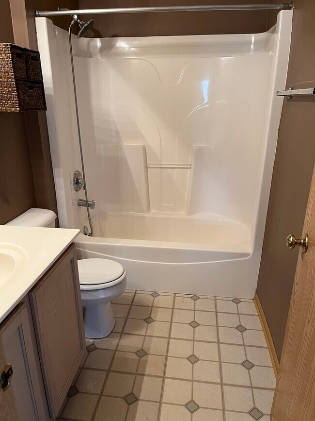 Building Photo - 545 N Fox Trl