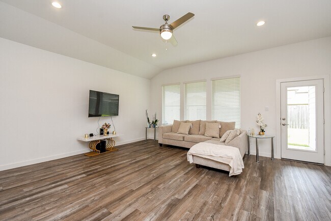 Building Photo - 4730 Torcello Fls Ln