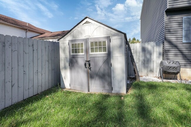 Building Photo - 5399 Thornburg Ct