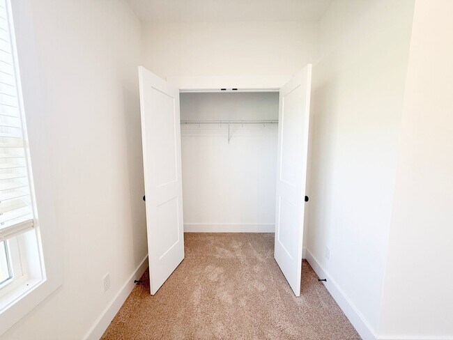 Building Photo - Tristan Style 3-Bedroom w/ Flex Room + Summer Special