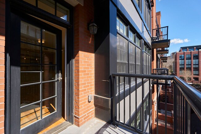 Building Photo - 1610 N Queen St