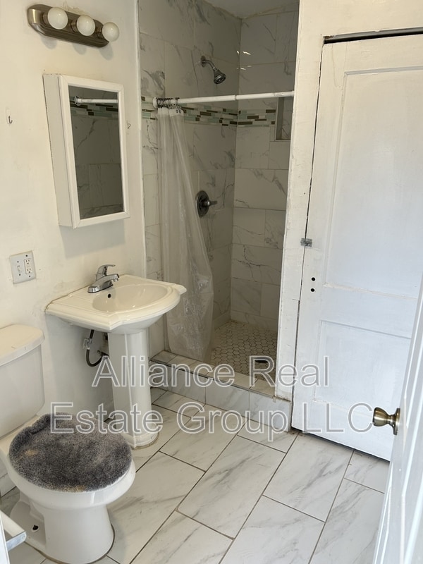 Building Photo - 2110 S Sherman St