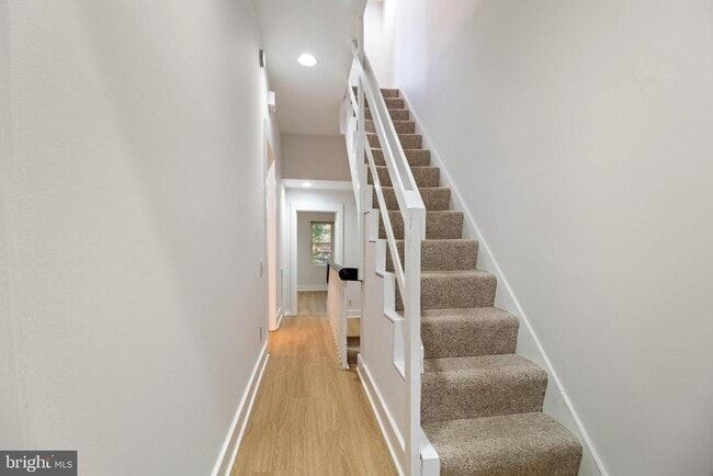 Building Photo - 1522 Swann St NW