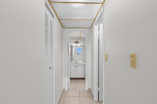 Building Photo - 500 Executive Center Dr