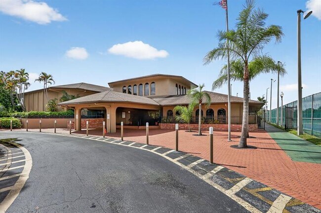 Building Photo - 2242 NW 39th Ave