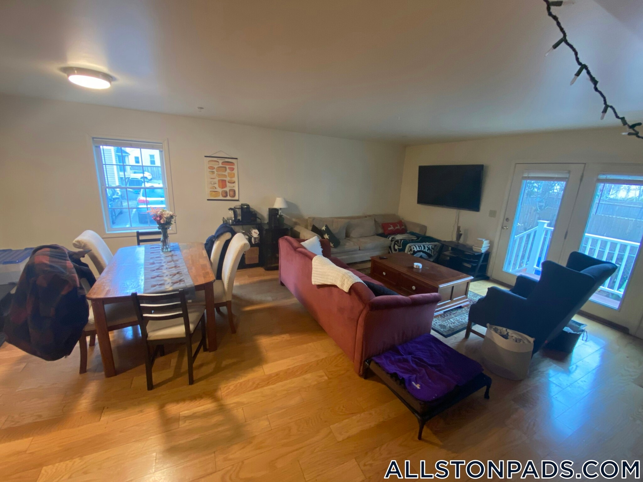 Building Photo - 36 B Raymond St