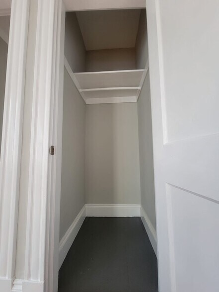 Building Photo - 110 Brainerd Rd