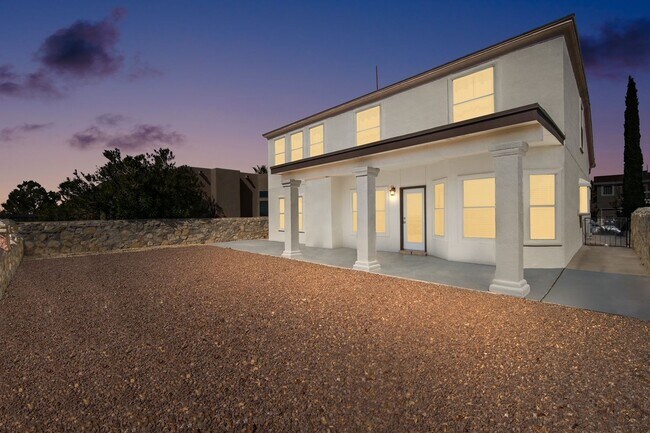 Building Photo - Stunning 4 bedroom, 2.5 bath home in West ...