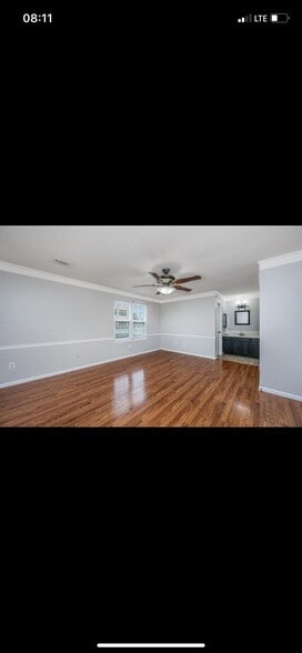 Building Photo - 2135 Pinehurst Ave