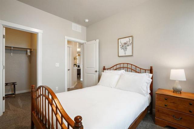 Building Photo - 4 bedroom in Meridian CA 83642
