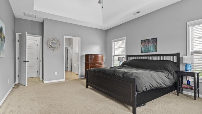 Building Photo - Towne Pointe