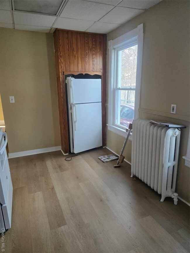 Building Photo - 30 S White St