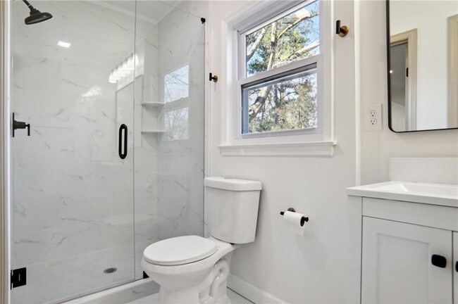 Building Photo - 1687 Porter Dr NW