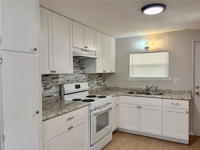 Building Photo - 3608 16th St W