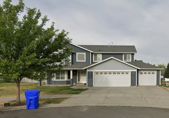 Primary Photo - Recently Refinished Airway Heights 5 Bedro...