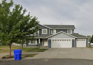 Building Photo - Recently Refinished Airway Heights 5 Bedro...