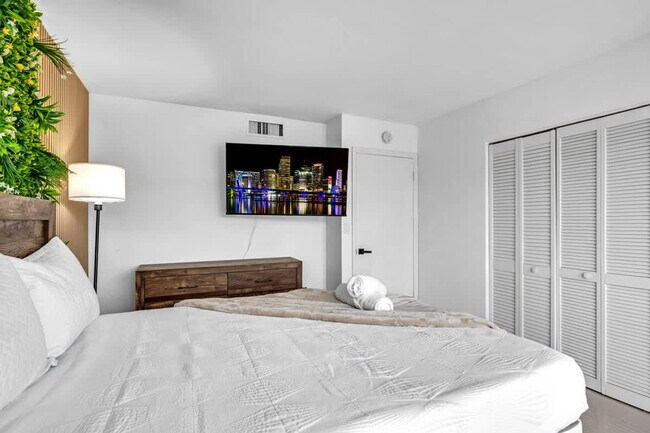 Building Photo - 468 Golden Isles Dr